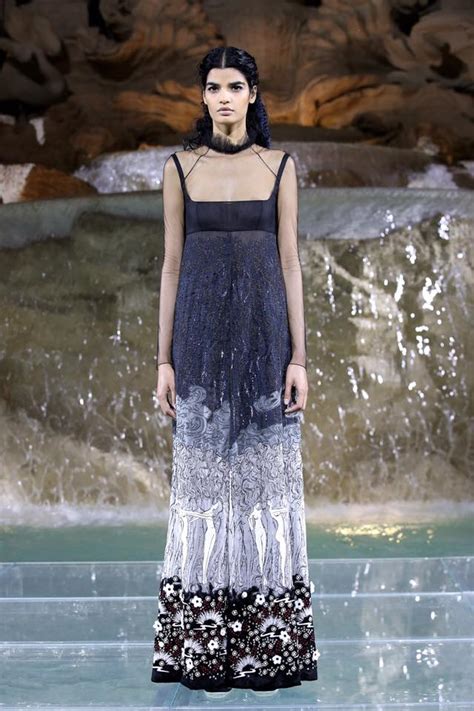 collezione fendi fontana di trevi|Fendi Legends and Fairy Tales LIVE Fashion Show at the Trevi F .